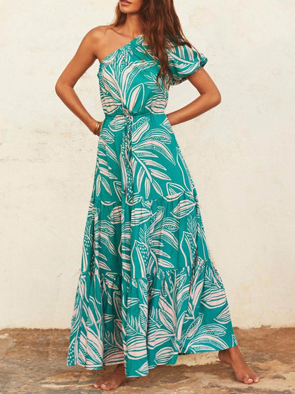 Robe fleurie style vacances à imprimé feuilles de palmier et épaules dénudées